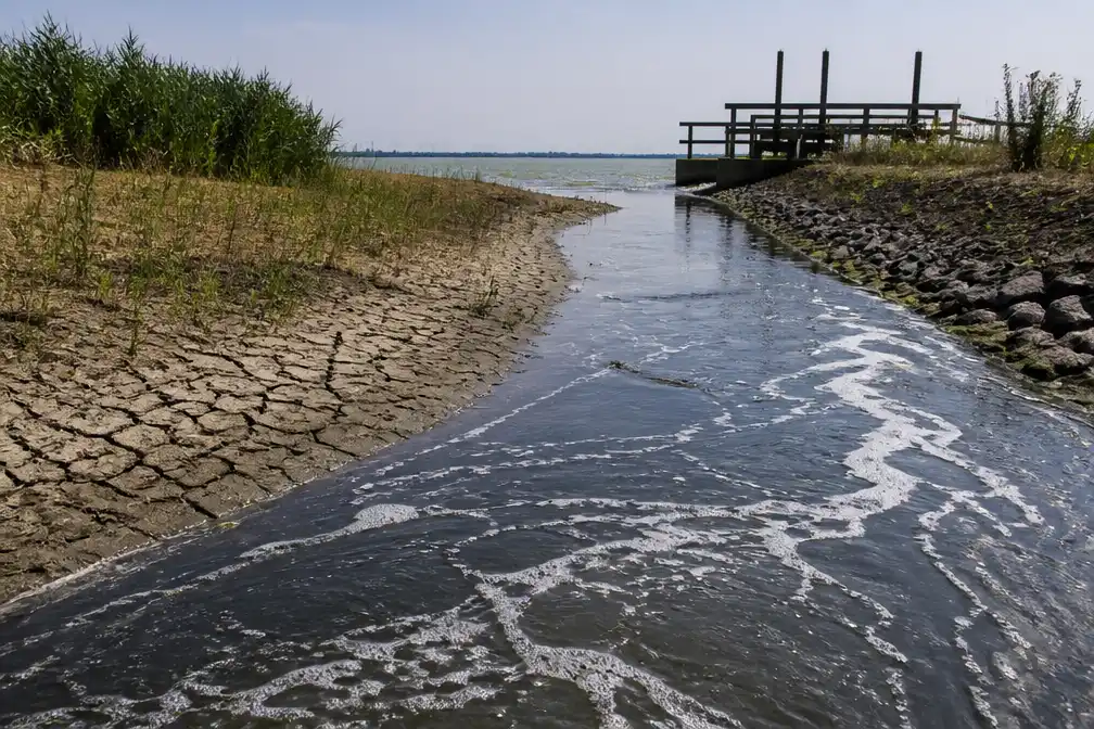 Aanhoudende droogte drijft zout water verder westelijk Nederland binnen