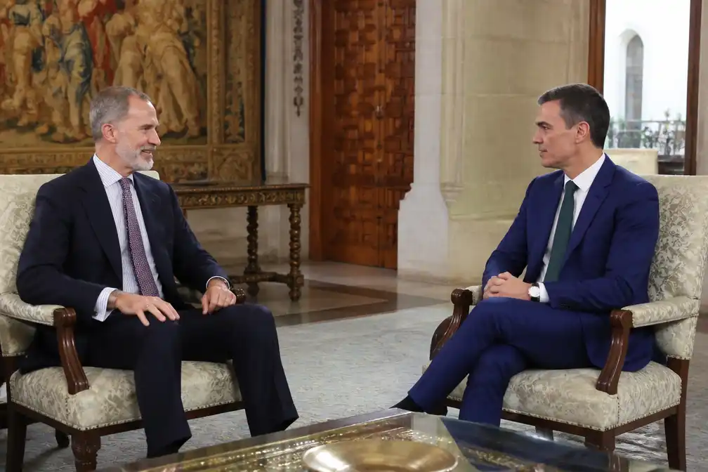 Koning Felipe ontvangt premier Sánchez op Mallorca