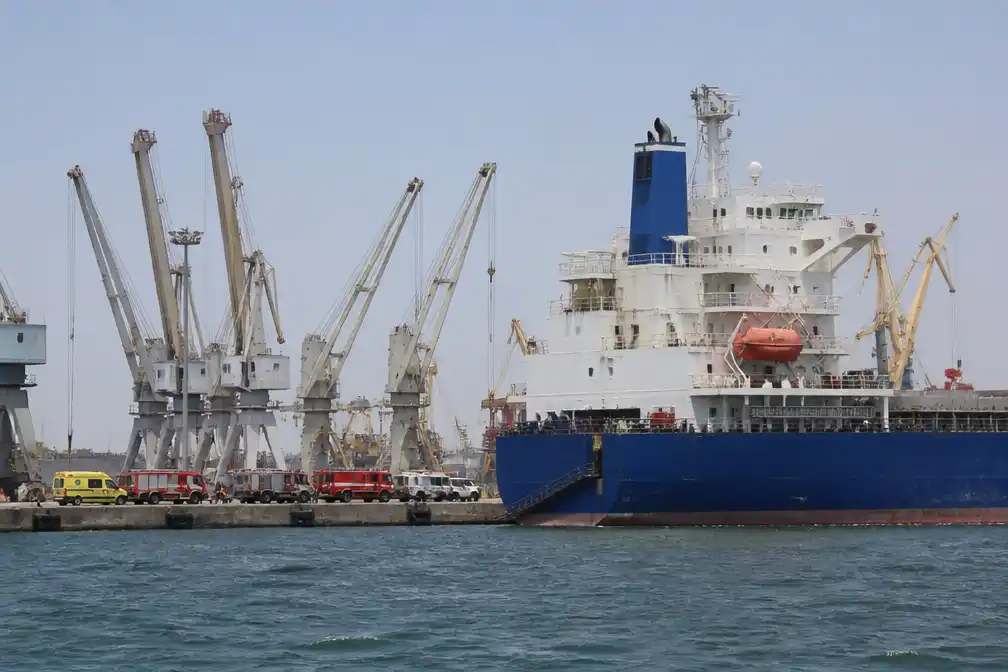 Houthi's ontkennen droneaanval op Amerikaans schip in Egyptische haven Damietta