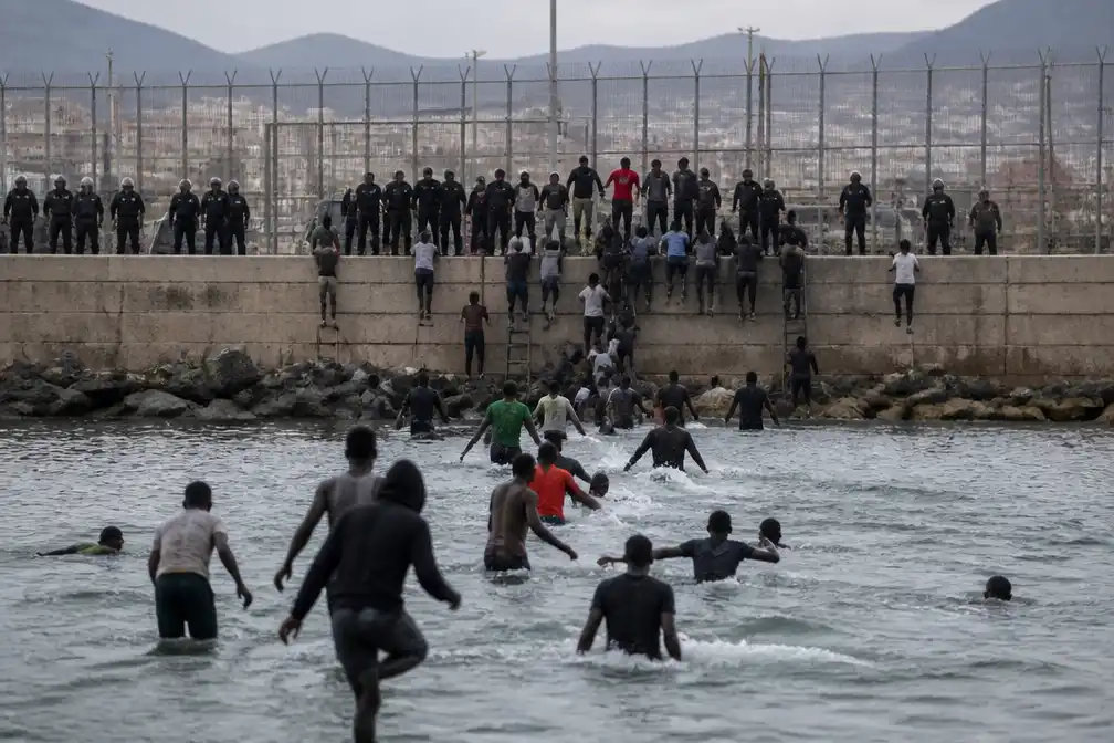 Italië wil Spanje uit Schengenzone schorsen om Ceuta-migratiecrisis